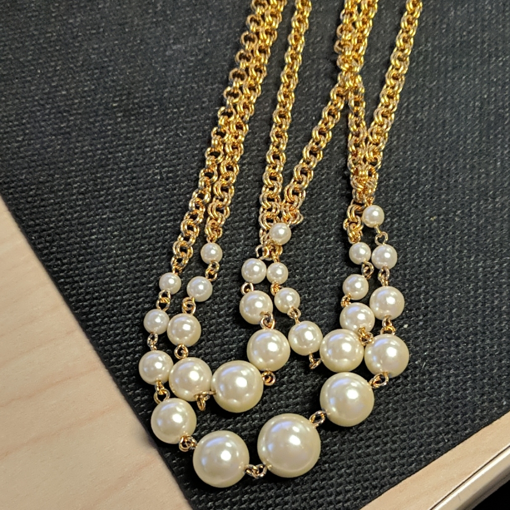Womens Necklace 10$